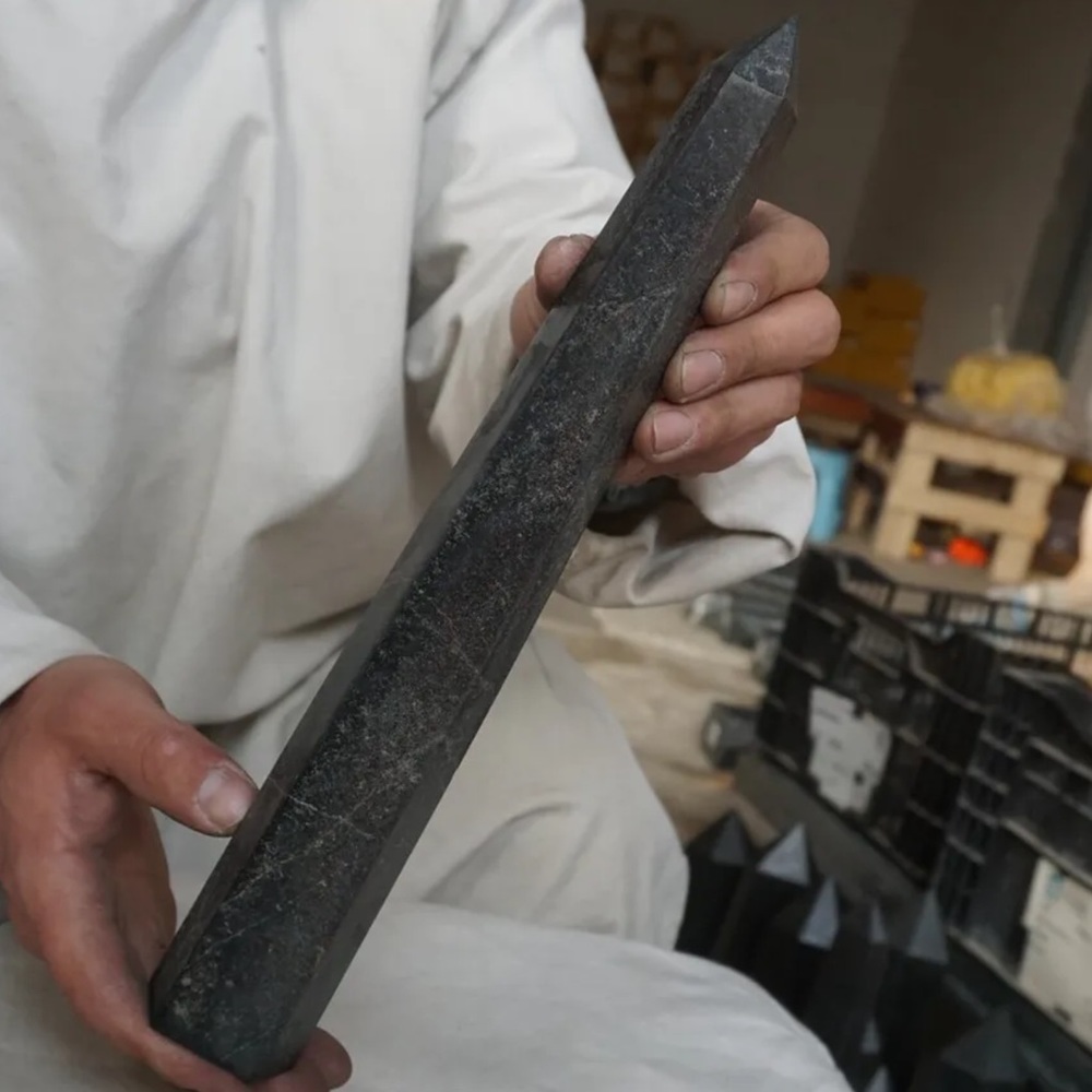 Wow!  Large Black tourmaline towers - Picture 10 of 13